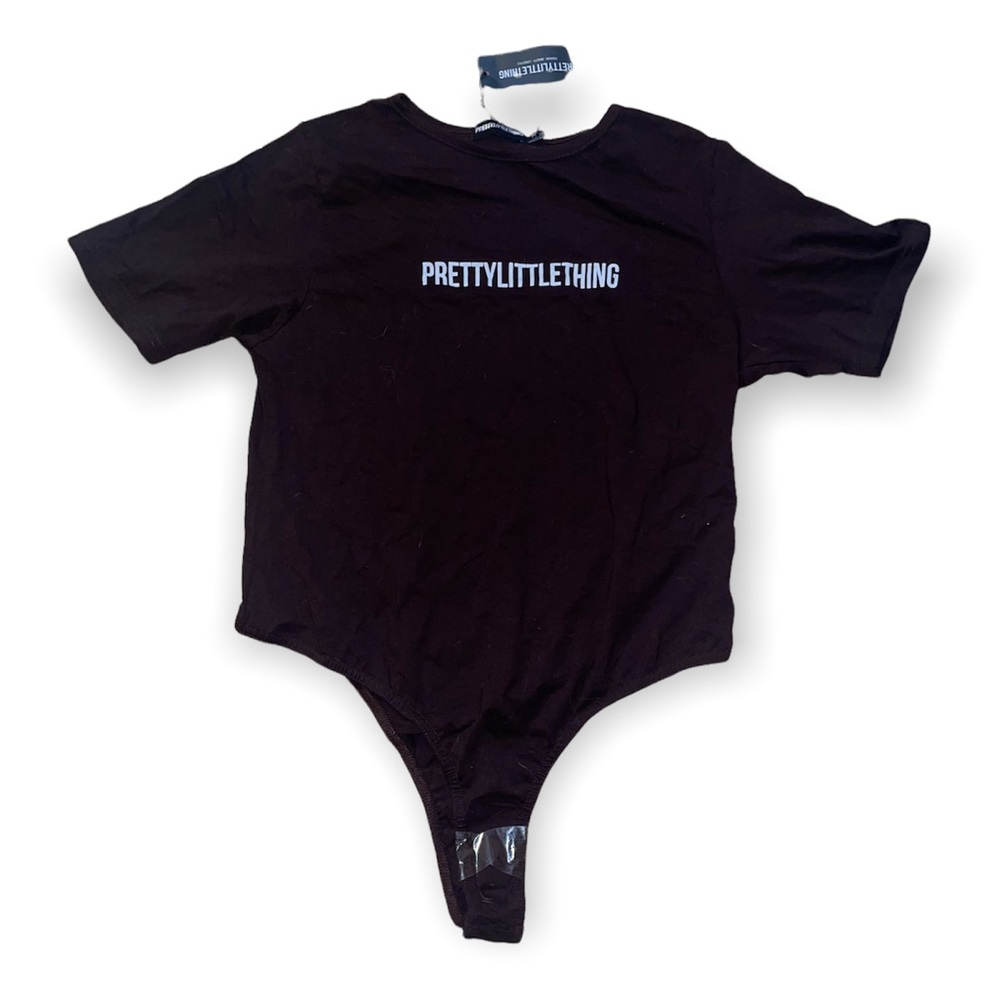 BNWT | PRETTYLITTLETHING Logo Chocolate Brown Short Sleeve Bodysuit - Picture 1 of 9